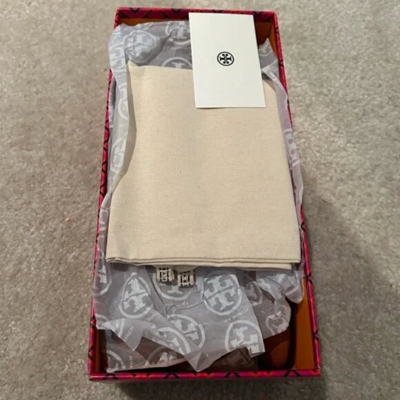 Gold Silver Simple U-Shaped Chain Earrings  Material Gold: 18K gold over brass - Picture 7 of 10